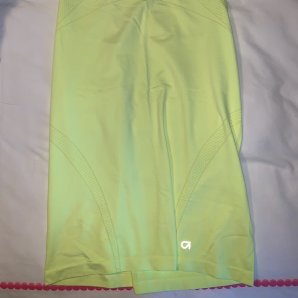 Gap Women’s Athletic Tank - Picture 2 of 5